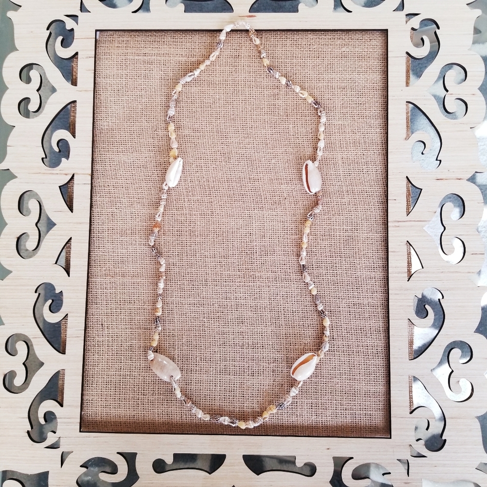 NWOT Boho Shell Necklace